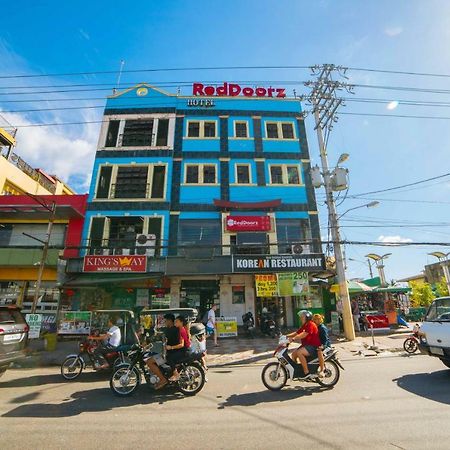 Reddoorz @ Fields Avenue Angeles City Buitenkant foto